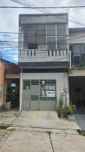 Vendo átima casa com 3 quartos 1 suíte com garagem na Av. Marquês de Herval em Pedreira - 