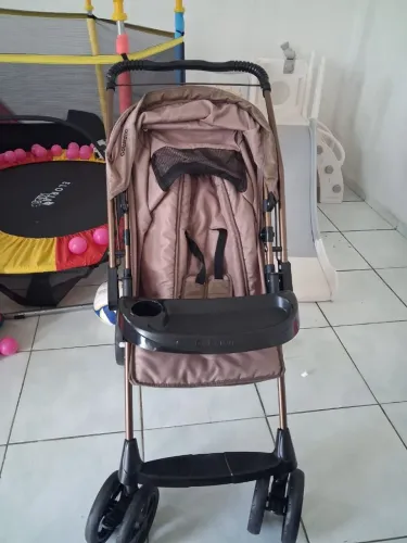 Carrinho de Bebê "Semi Novo"