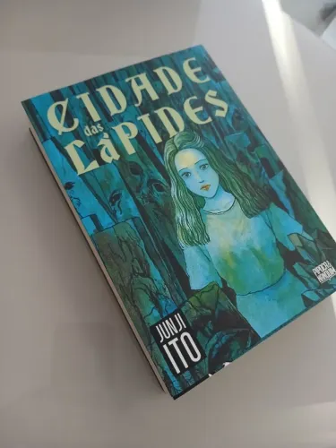 Cidade das Lápides (Junji Ito) ? Editora Pipoca & Nanquim
