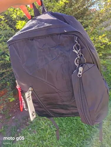 Mochila grande, estojo, chaveiro nova