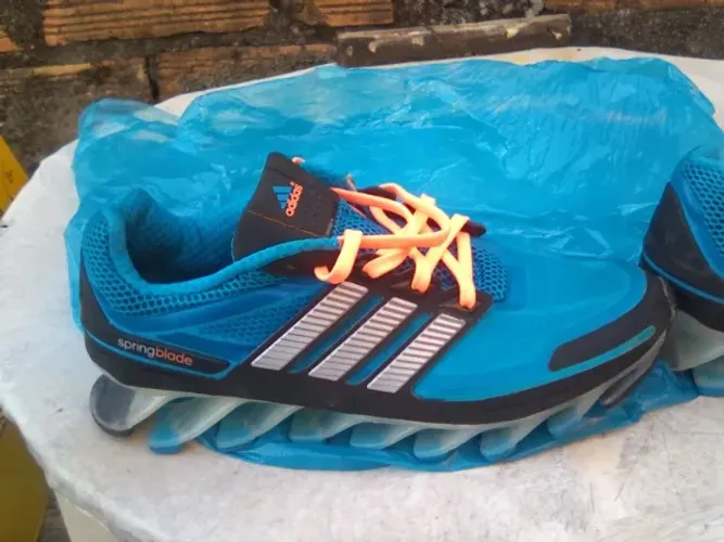 Adidas Escama de Peixe Springblade ORIGINAL: tração de monstro, estilo único!