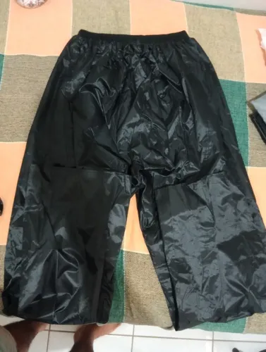 Pronto! Montei seu post de venda profissional, já limpei o fundo e tirei os pés da foto.