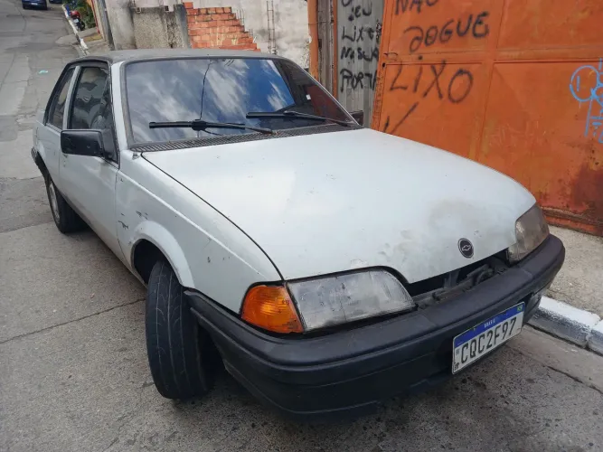 Chevrolet Monza Classic SE 2.0 /mpfi E EFI 2P E 4P 1991