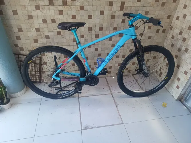 Vendo bicicleta Elleven aro 29 - *28