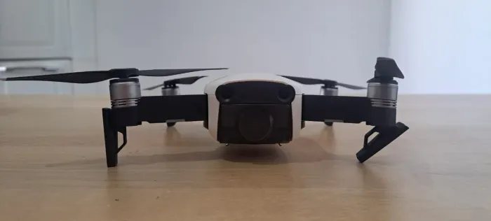 Drone DJI Mavic Air (1ª Geração) - Versão Fly More Combo completo