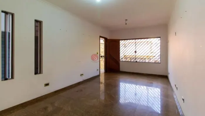 Sobrado à venda no Jardim Têxtil, 250 metros.