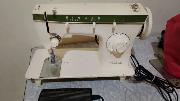 Máquina de costura antiga