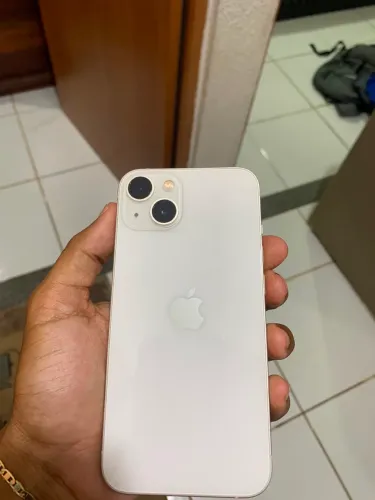 Vende-se iPhone 13 em excelente estado de conservação 