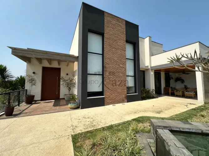 Casa em Condomínio - Condomínio Três Marias - Igaratá - 5 Dormitórios - 500m².