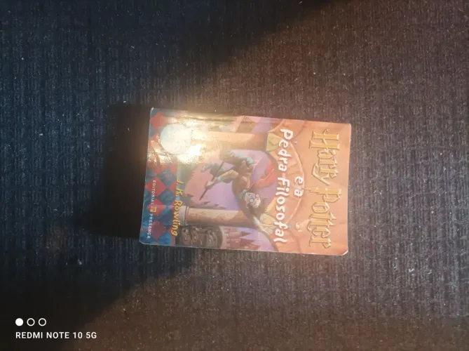 Livro: Harry Potter e a pedra filosofal 