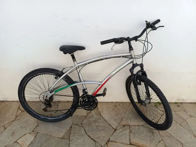 Bicicleta aro 26 em alumínio