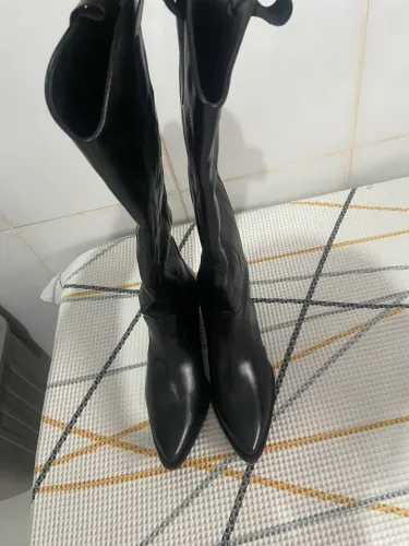 Vendo Bota preta cano alto