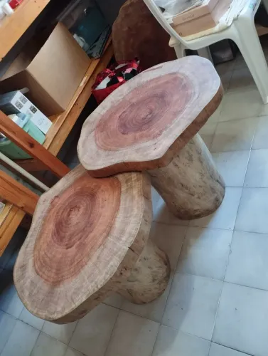 Mesas de centro ou de apoio em madeira rústica