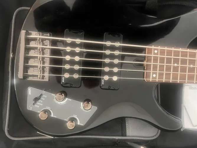 Baixo 5 cordas Yamaha TBRX 305 novo