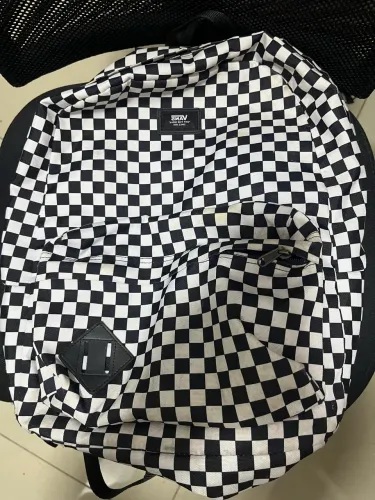 Mochila vans quadriculada preta e branca