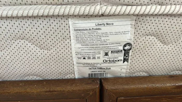 Vendo cama King size de madeira de lei e colchão Ortobom,Mola Pocket Ensacada, Linha Ouro
