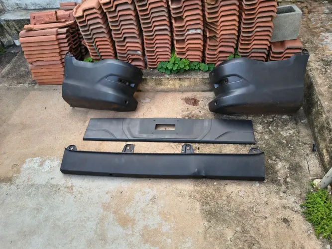 Parachoque traseiro completo Strada Freedom 21/24; ORIGINAL 