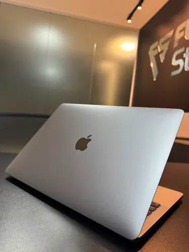 Macbook Pro M1 8GB RAM 256GB SSD 13.3'' Space Gray