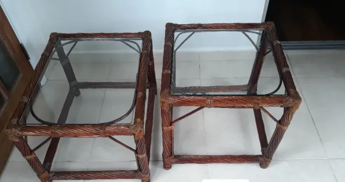 Mesas em Rattan com tampo de vidro