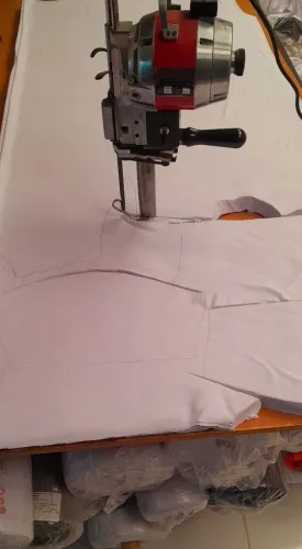 Vendo confecção completa de uniformes profissionais. Aceito imóveis/chácara. 