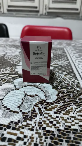 Desodorante Antitranspirante Roll-on Natura Tododia - Cereja e Avelã - 70ml