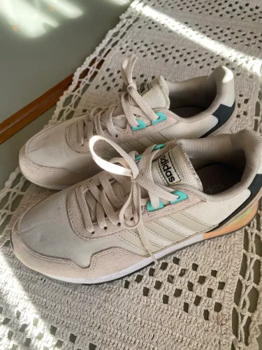 Tênis adidas 8K 2020 - Feminino (cada)