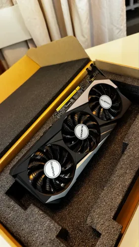 Placa de Vídeo RTX 2070 GIGABYTE 8GB GDDR6