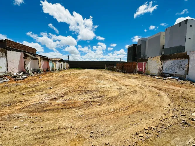 Terreno 20x50 1000 metros, Bairro terras do remanso, rua asfaltada próximo a Av Brumado