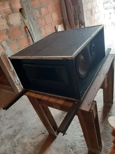 Caixa para carro de som.