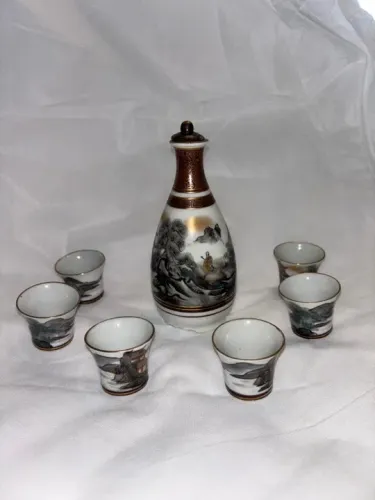 Conjunto de saquê japonês vintage Kutani de porcelana oriental