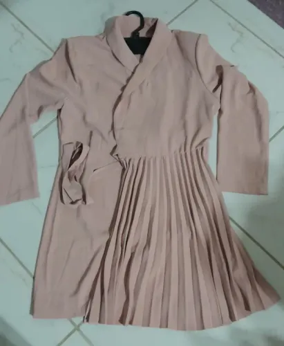 Vestido Midi Plissado Rosa