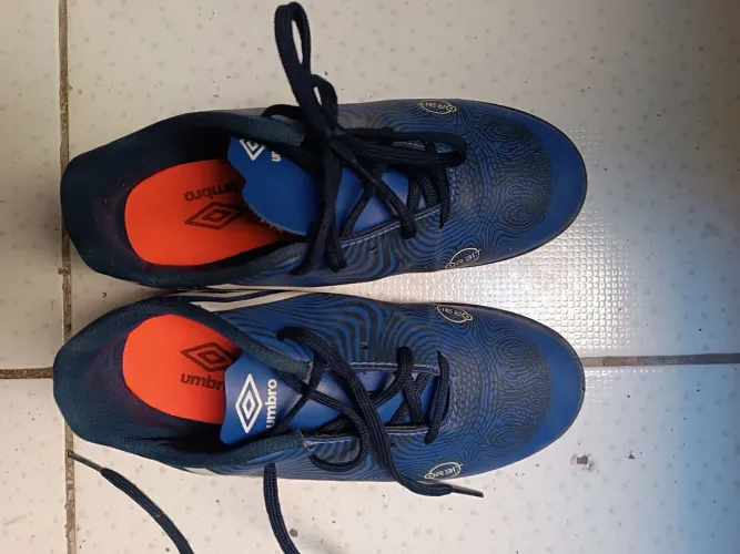 Chuteira Umbro Orbit