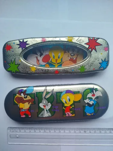 Estojo dos Looney tunes dos anos 90