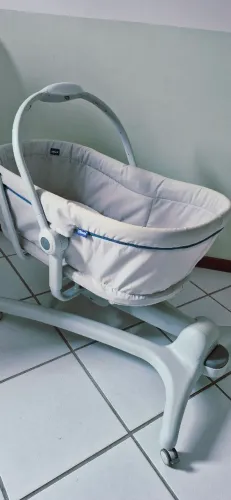 Chicco baby hug 4 posições e altura hidráulica - Berço portátil