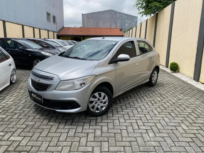 Chevrolet Onix Hatch LT 1.0 8V Flex Mec. 4P 2013