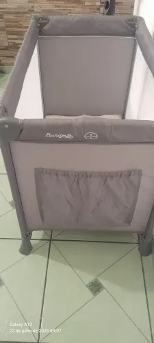 Berço vira chiqueirinho portátil burigotto