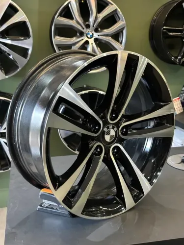 Rodas BMW 328 e GT 320 2 Talas 18x8 18x8,5  são Originais Não são Réplicas 