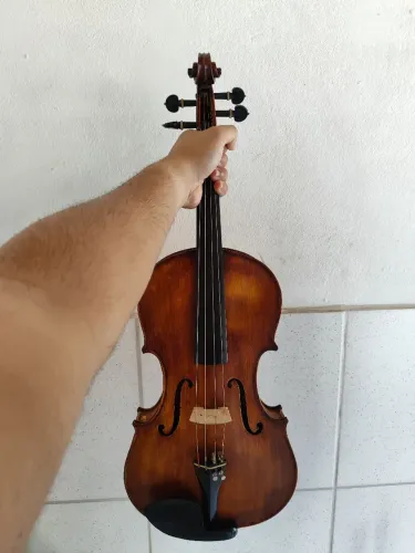 Viola de arco luthier