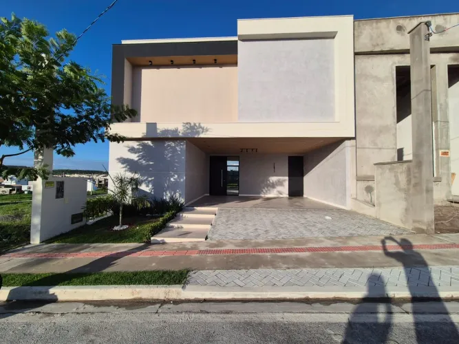Vendo casa de 5/4 sendo 3 suites e closet jardim das tulipas
