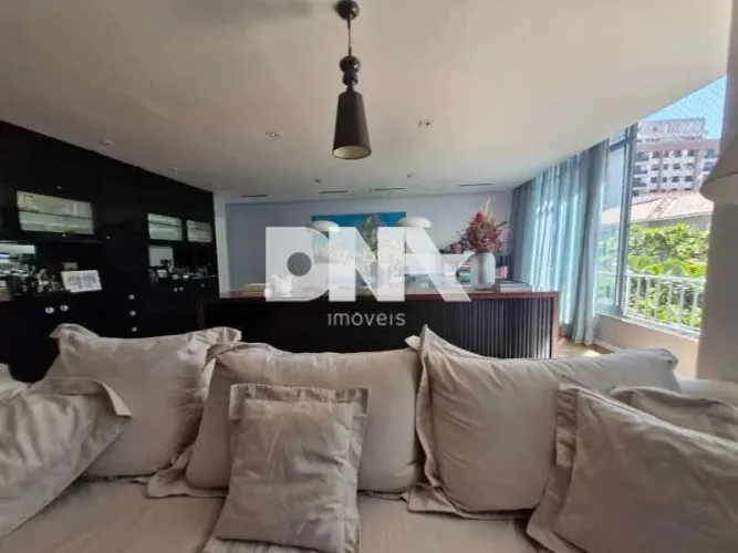 Apartamento : / Residencial / Leblon