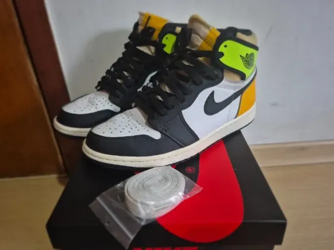 Air Jordan 1 Retro High OG Volt Gold - tam. 39