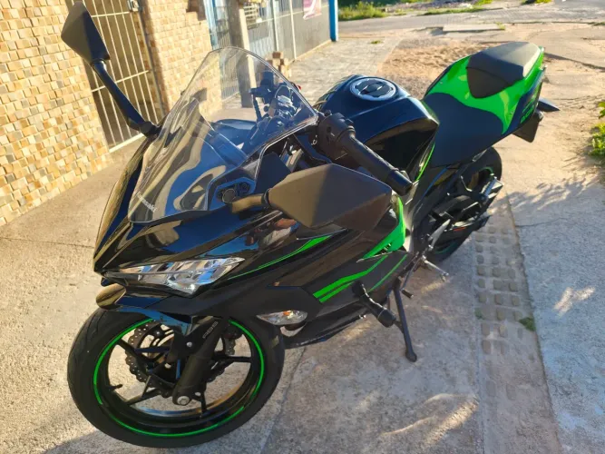 Kawasaki ninja 400