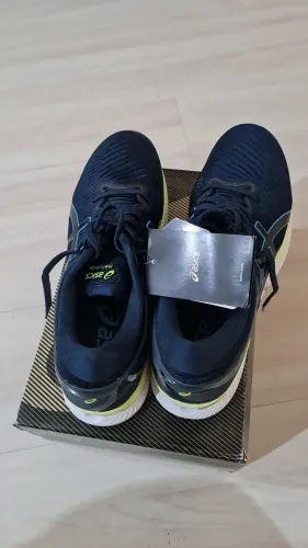 Tênis Asics Metaride - Conforto e Performance, novo sem uso, tamanho 43