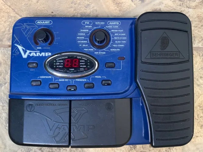 Pedaleira Behinger V-Amp