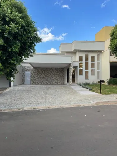 Casa no condomínio Dhama
