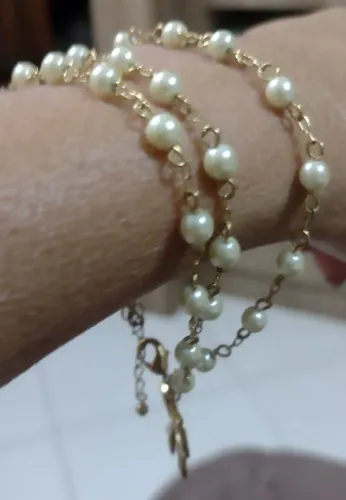 Linda pulseira três em uma com um pingente de lacinho 