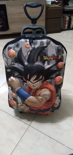 Mala de Rodinhas Dragon Ball Super