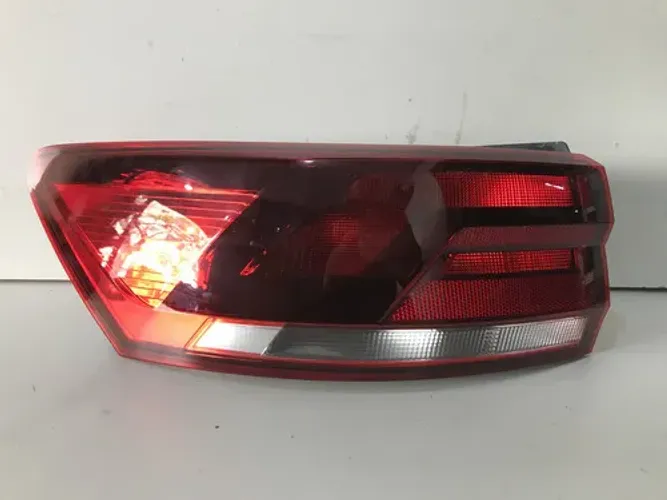 Lanterna Volkswagen Virtus 2018 2019 23070754