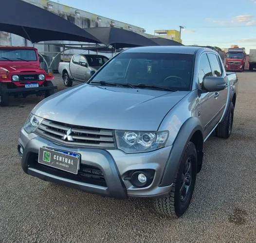 L200 TRITON HPE 3.2 CD ANO 16/17
