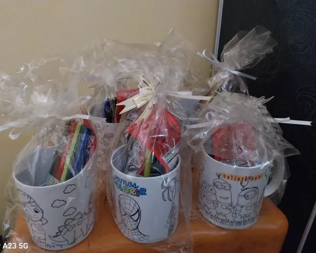Canecas Bobbie Goods para colorir